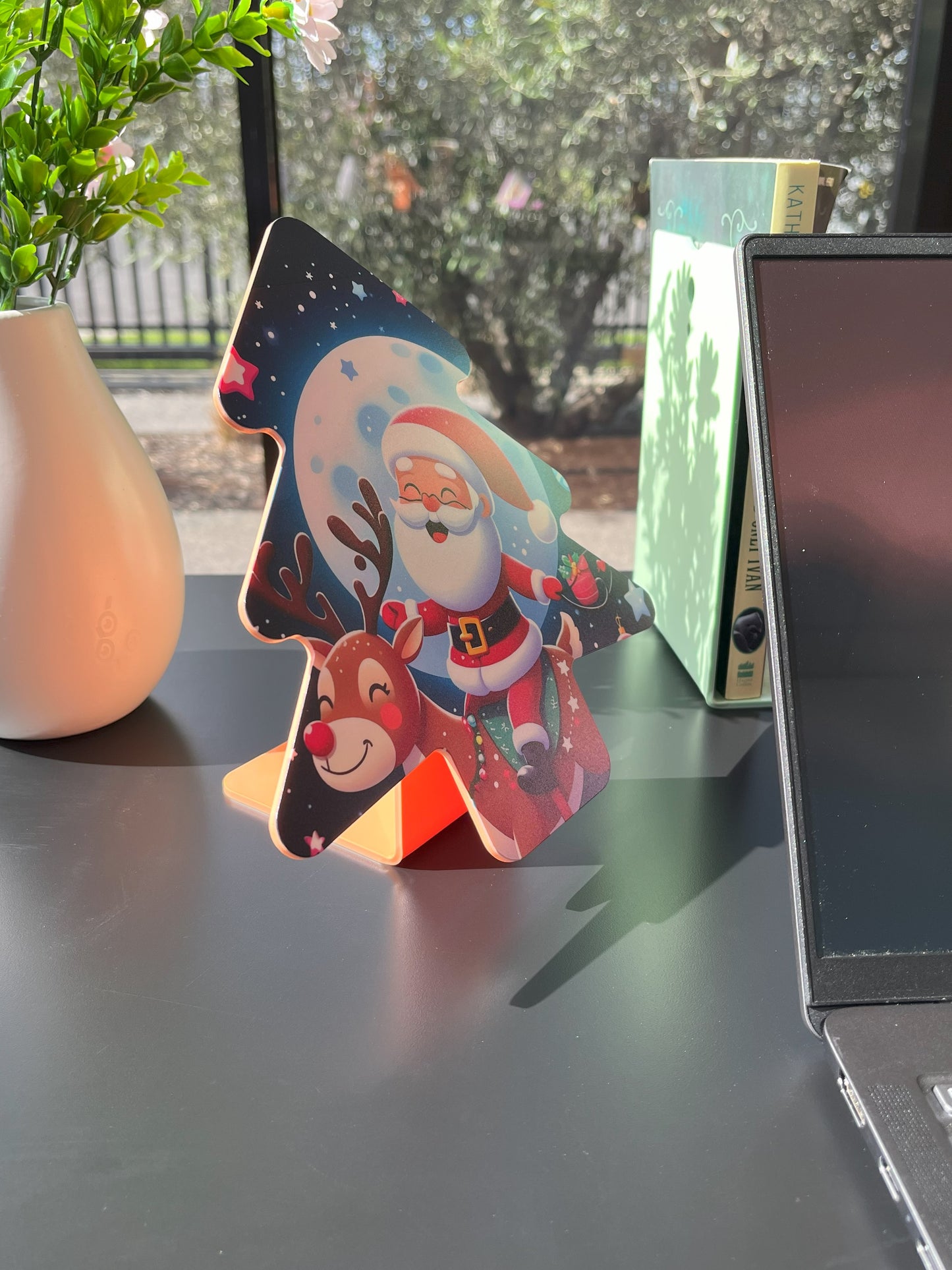 frameless hover photo stand